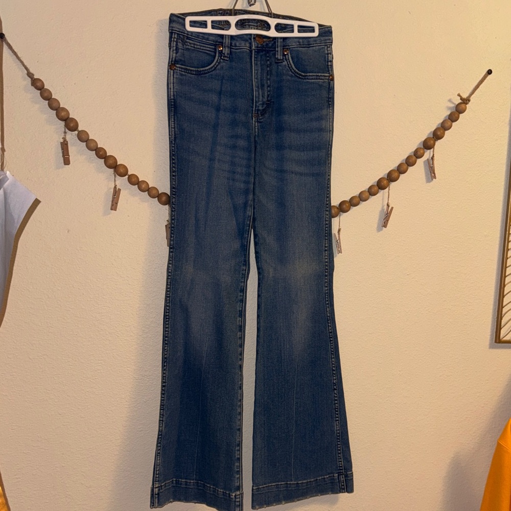 Wrangler Women's Flare Jeans in Blue